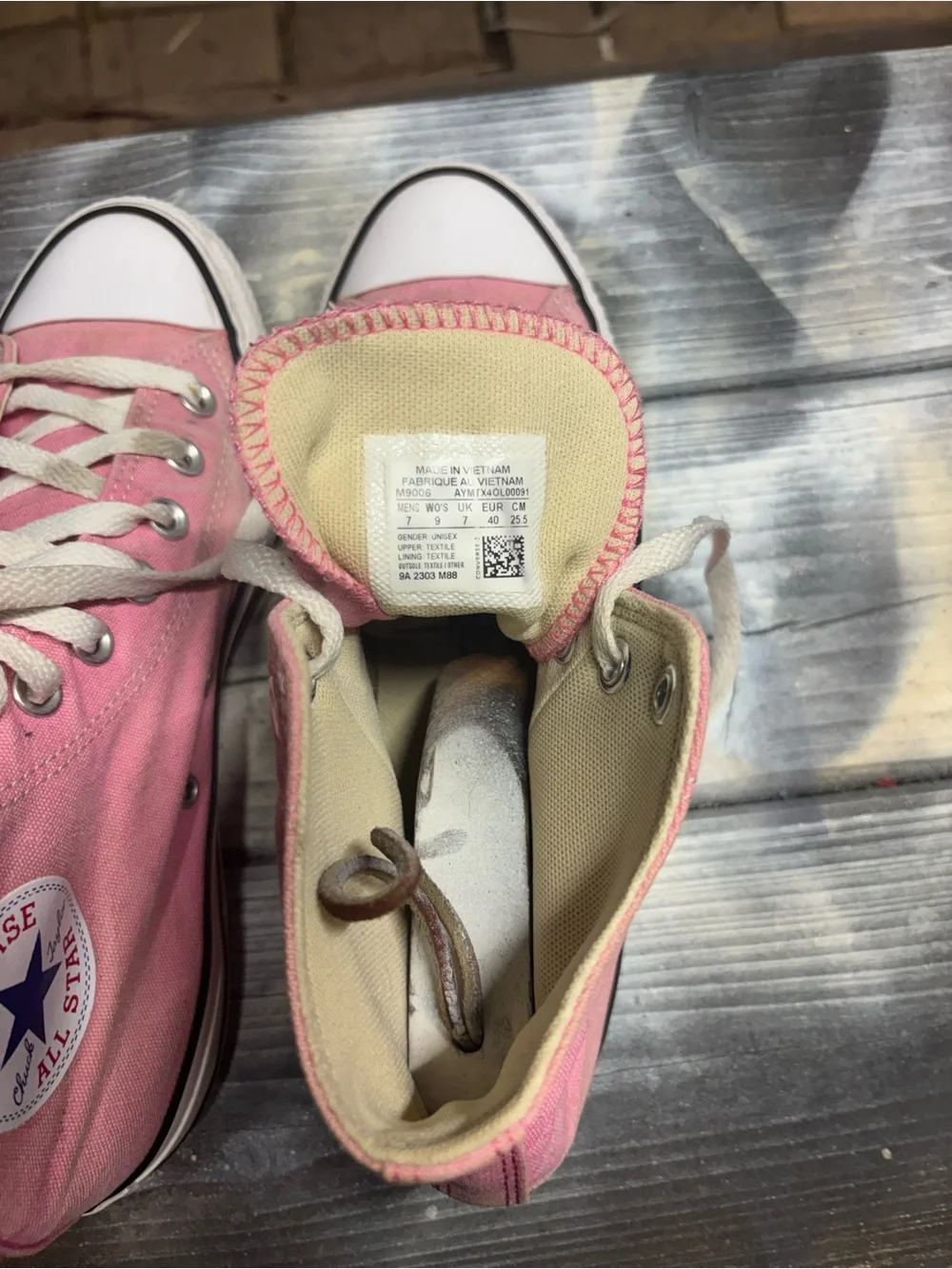 Pink Converse high top sneakers in US womens 9 #hightop #classic